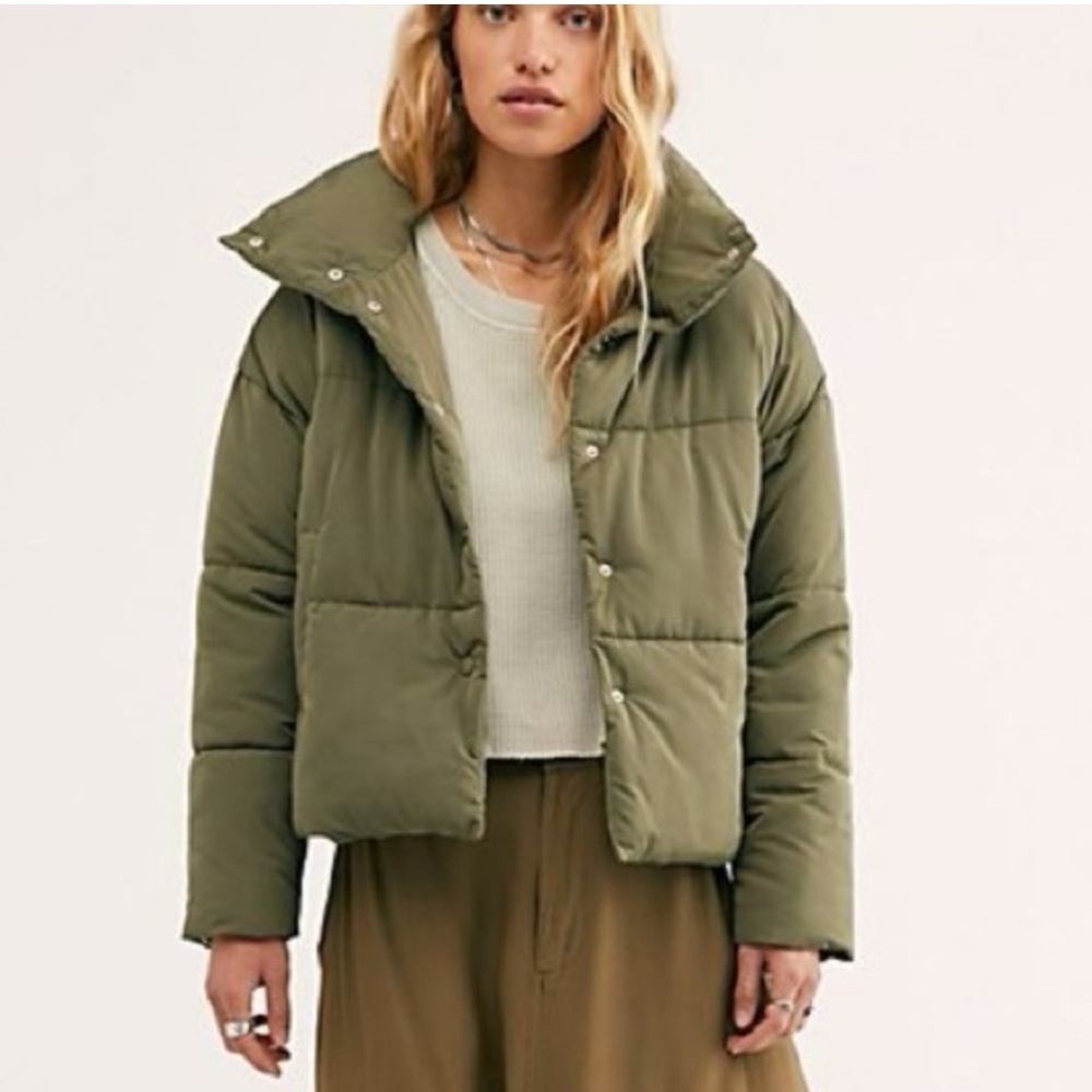Free People Cropped‎ Puffer Jacket Olive Green Quilted Snap Button Cozy Coat - Picture 2 of 4